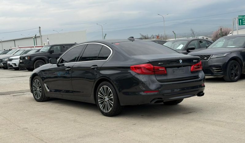 
								BMW 5 Series full									