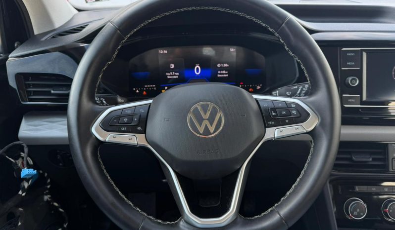 
								2023 Volkswagen Taos full									
