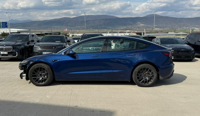 
								Tesla MODEL 3 full									