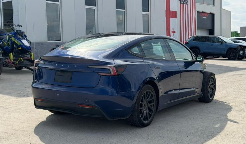 
								Tesla MODEL 3 full									