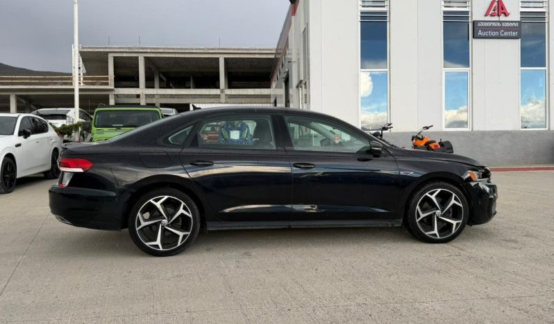 
								2020 Volkswagen Passat full									