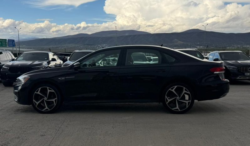 
								2020 Volkswagen Passat full									