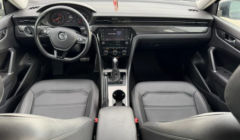 
								2020 Volkswagen Passat full									