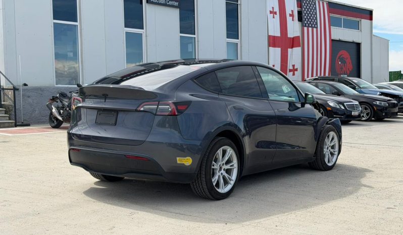 
								Tesla MODEL Y full									