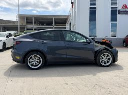
										Tesla MODEL Y full									