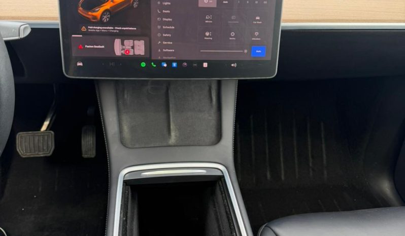 
								Tesla MODEL Y full									