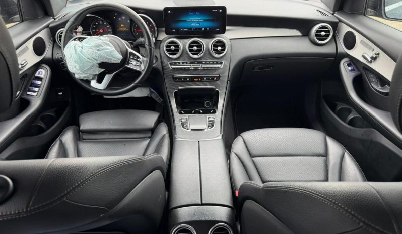 
								MERCEDES-BENZ GLC 300 full									