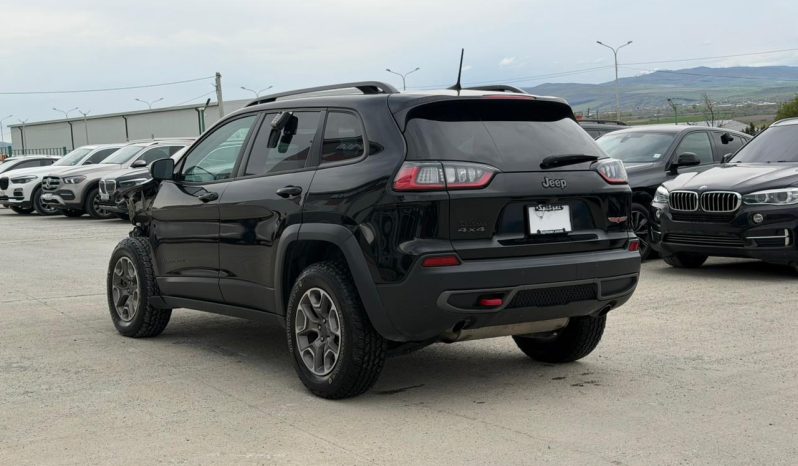 
								Jeep Cherokee full									