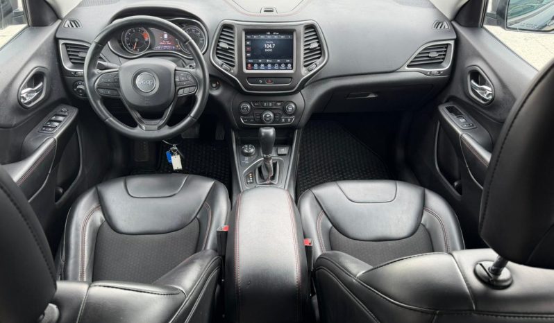 
								Jeep Cherokee full									