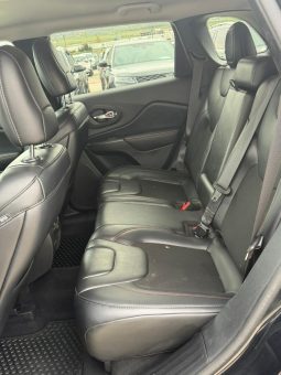
										Jeep Cherokee full									