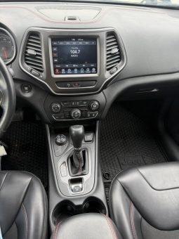 
										Jeep Cherokee full									