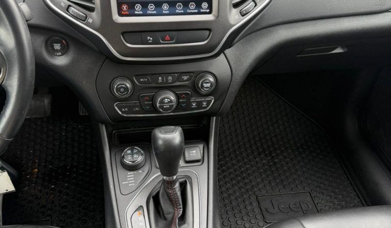 
								Jeep Cherokee full									