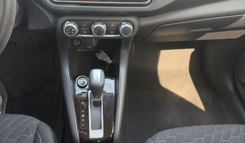 
								Nissan Kicks full									