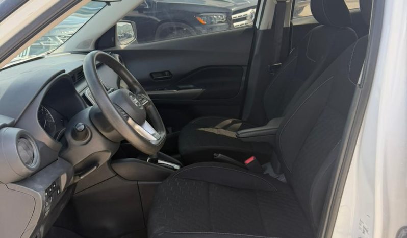 
								Nissan Kicks full									