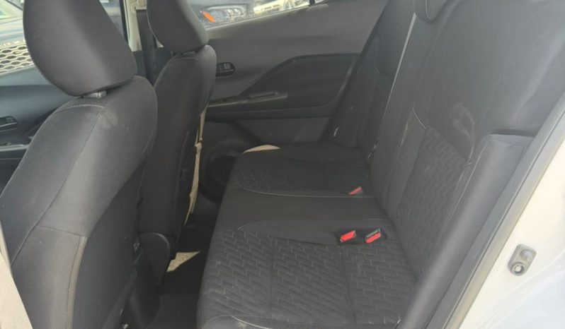 
								Nissan Kicks full									