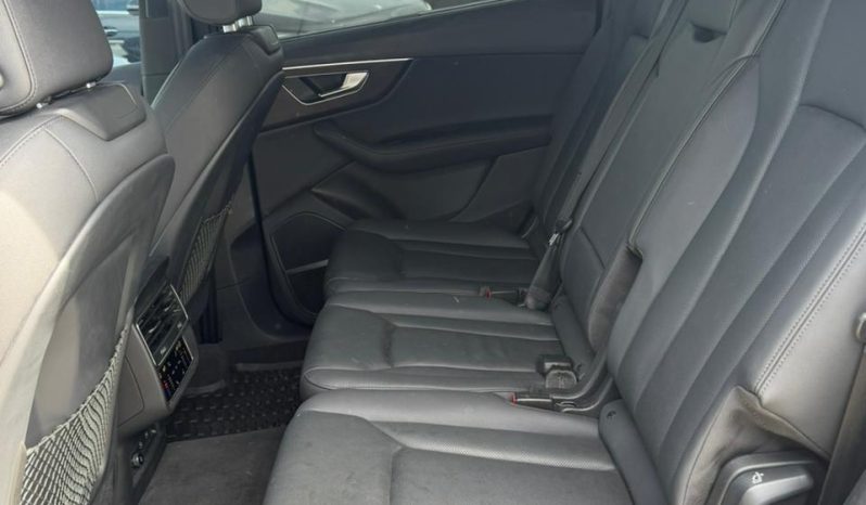 
								AUDI Q7 full									