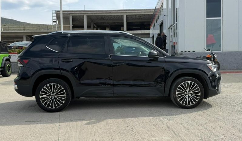 
								VOLKSWAGEN TAOS full									