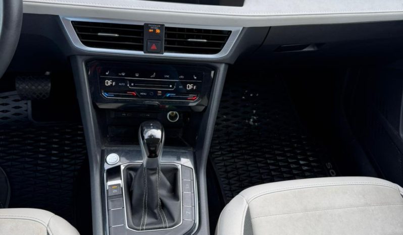 
								VOLKSWAGEN TAOS full									