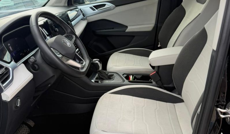
								VOLKSWAGEN TAOS full									