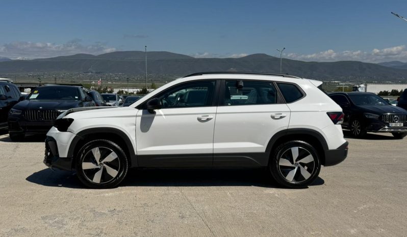 
								VOLKSWAGEN TAOS full									