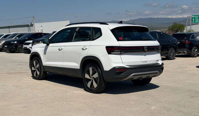 
								VOLKSWAGEN TAOS full									