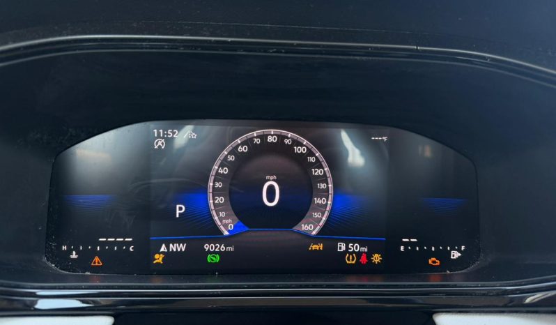 
								VOLKSWAGEN TAOS full									