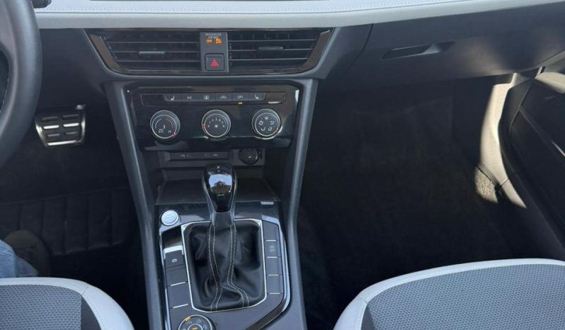 
								VOLKSWAGEN TAOS full									
