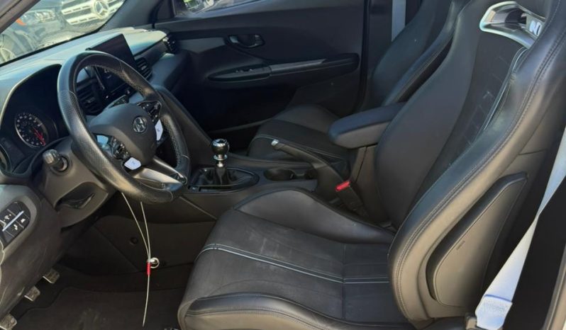 
								2022 Hyundai Veloster full									