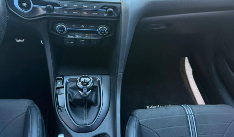 
								2022 Hyundai Veloster full									