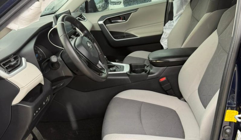 
								TOYOTA RAV4 full									