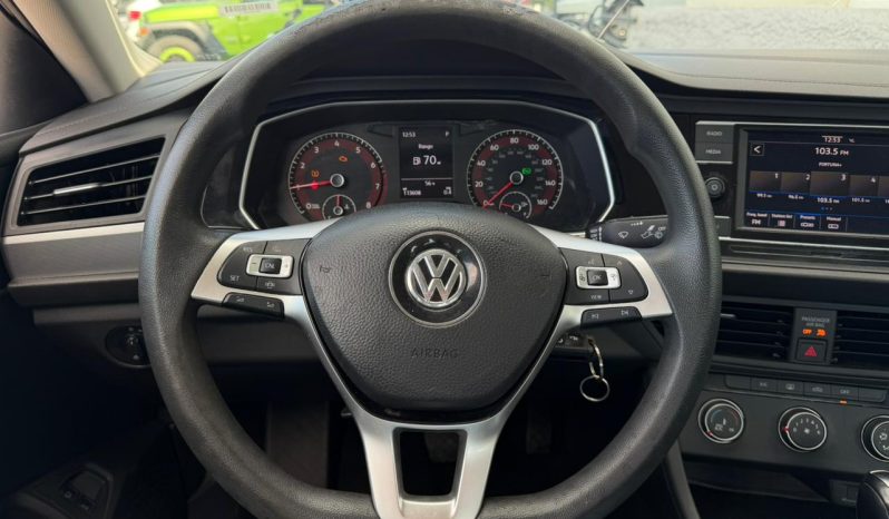 
								VOLKSWAGEN JETTA full									