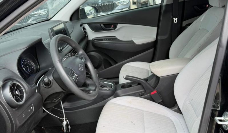 
								Hyundai Kona full									