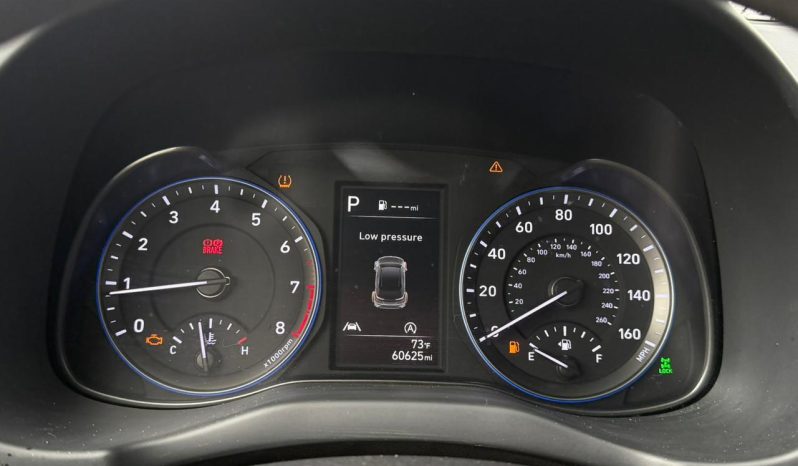 
								Hyundai Kona full									