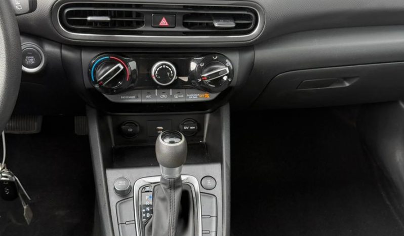 
								Hyundai Kona full									