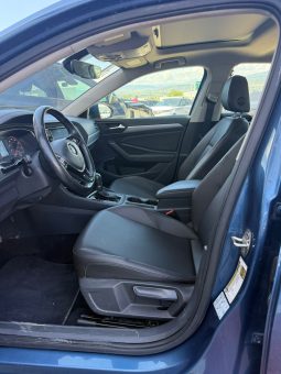 
										VOLKSWAGEN JETTA full									