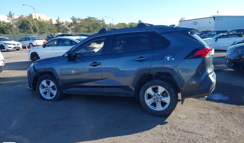 
								TOYOTA RAV4 full									