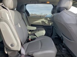 
										TOYOTA SIENNA full									