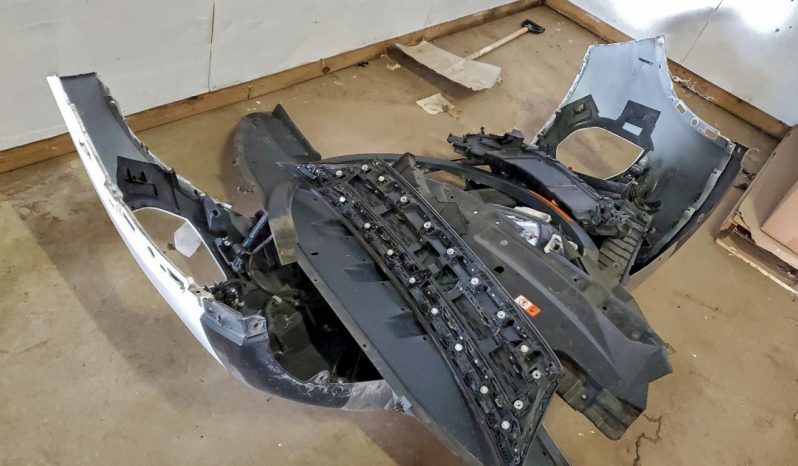 
								MITSUBISHI OUTLANDER full									