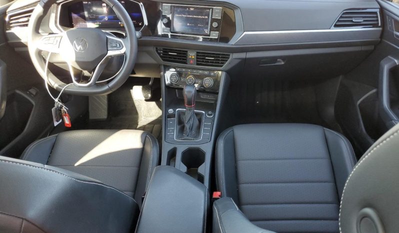 
								VOLKSWAGEN JETTA full									