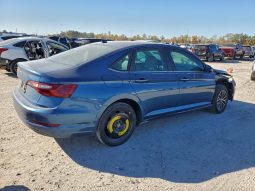 
										Volkswagen Jetta full									