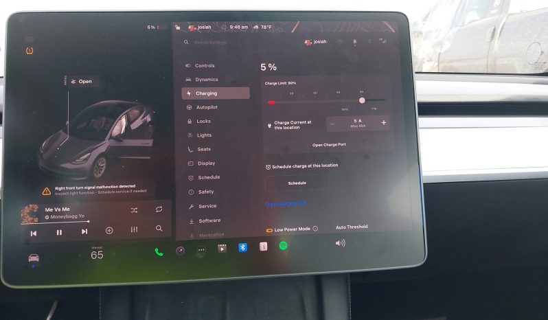 
								Tesla Model 3 full									