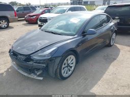 
										Tesla Model 3 full									