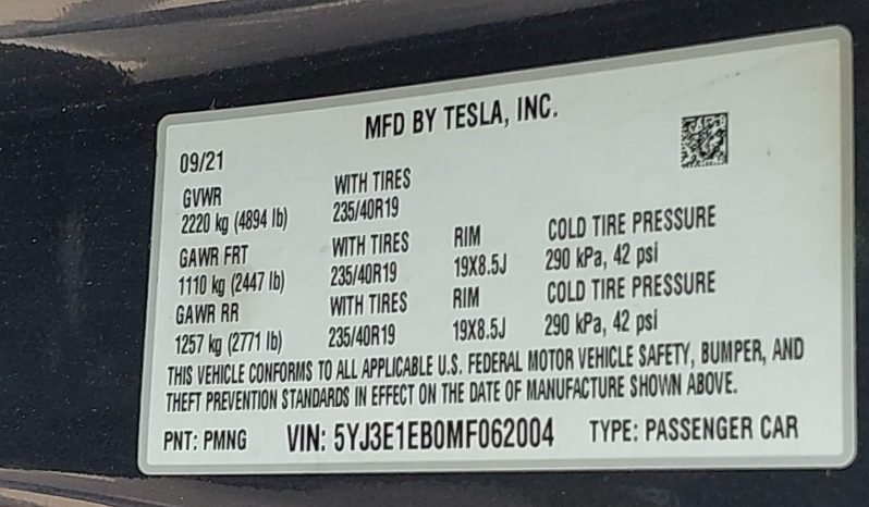 
								Tesla Model 3 full									