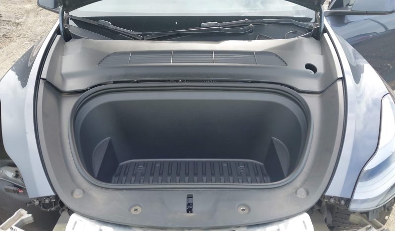 
								Tesla Model Y Performance full									