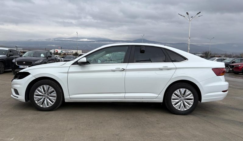 
								VOLKSWAGEN JETTA full									