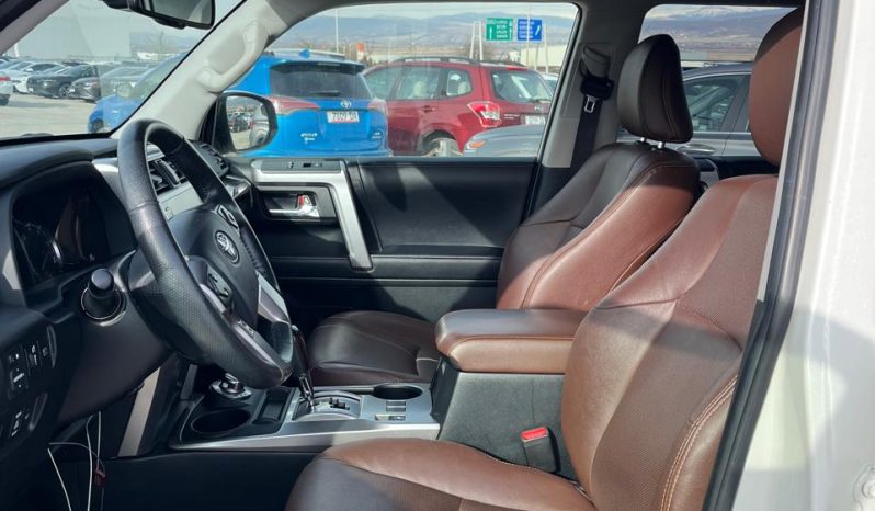 
								TOYOTA 4 RUNNER full									