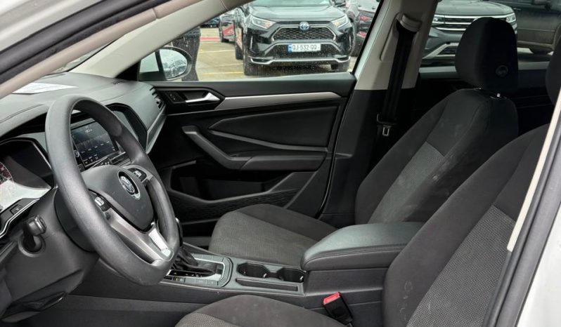 
								VOLKSWAGEN JETTA full									