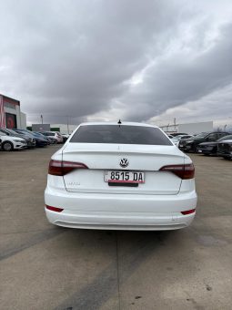 
										VOLKSWAGEN JETTA full									