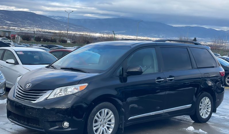 
								TOYOTA SIENNA full									