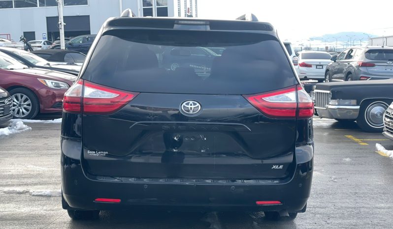 
								TOYOTA SIENNA full									